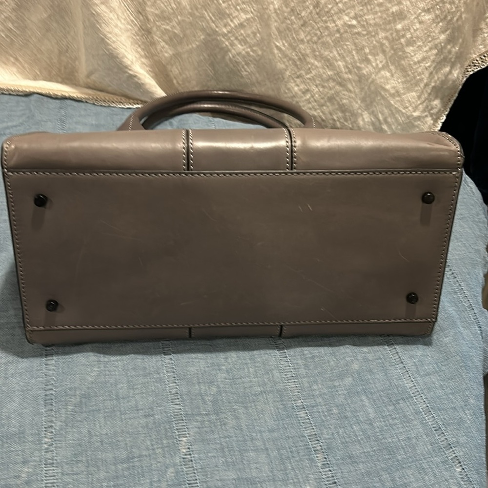 Etienne Aigner handbag - Picture 5 of 16